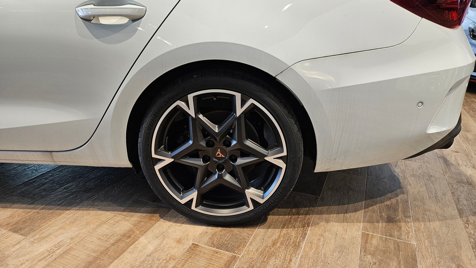 CUPRA LEON ST 2.0 TSI VZ DSG 4Drive-image-8