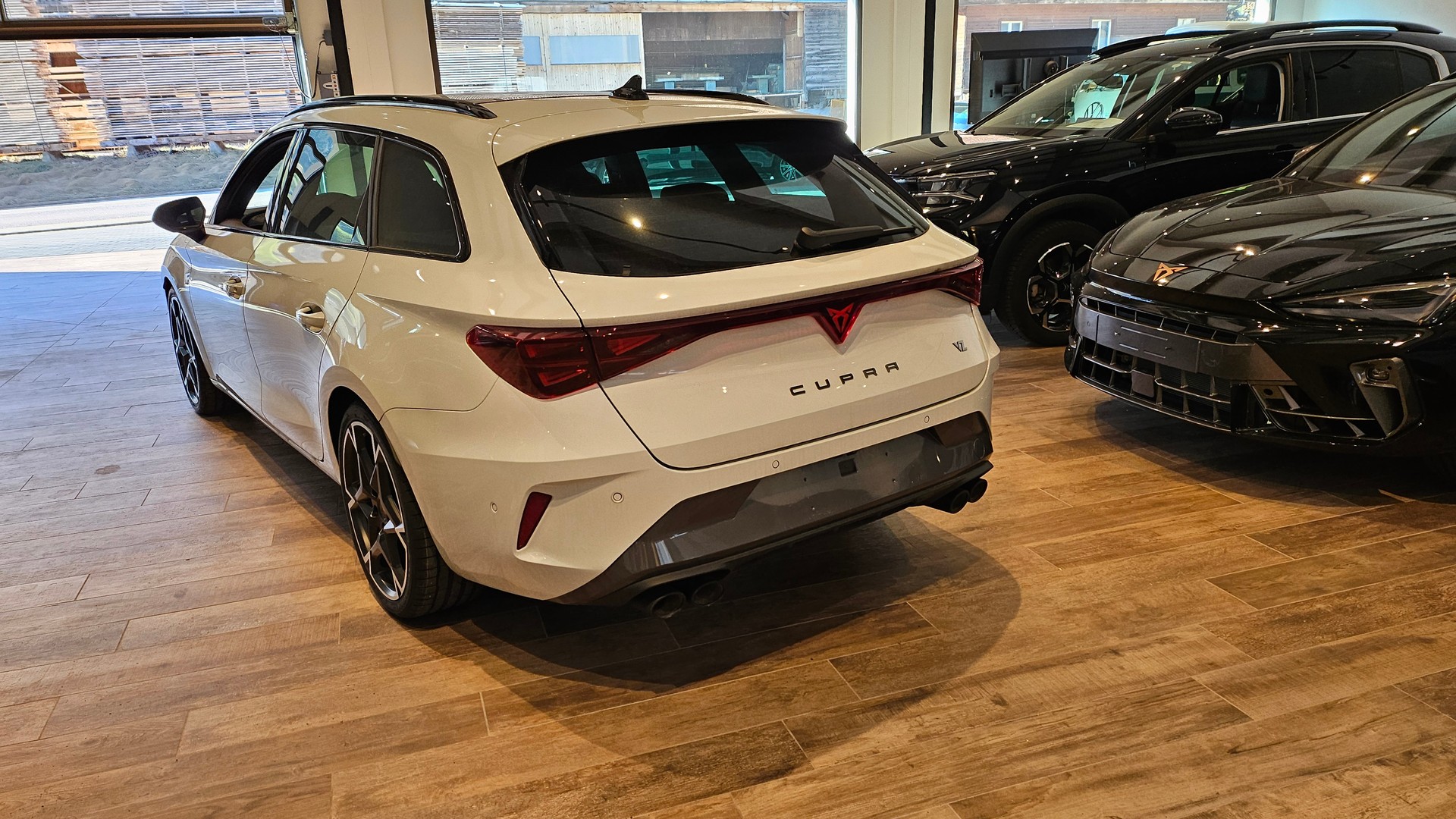 CUPRA LEON ST 2.0 TSI VZ DSG 4Drive-image-13
