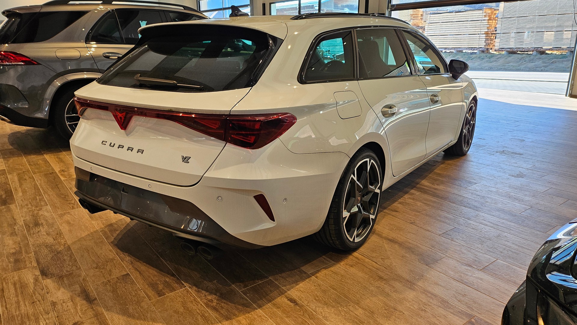 CUPRA LEON ST 2.0 TSI VZ DSG 4Drive-image-9