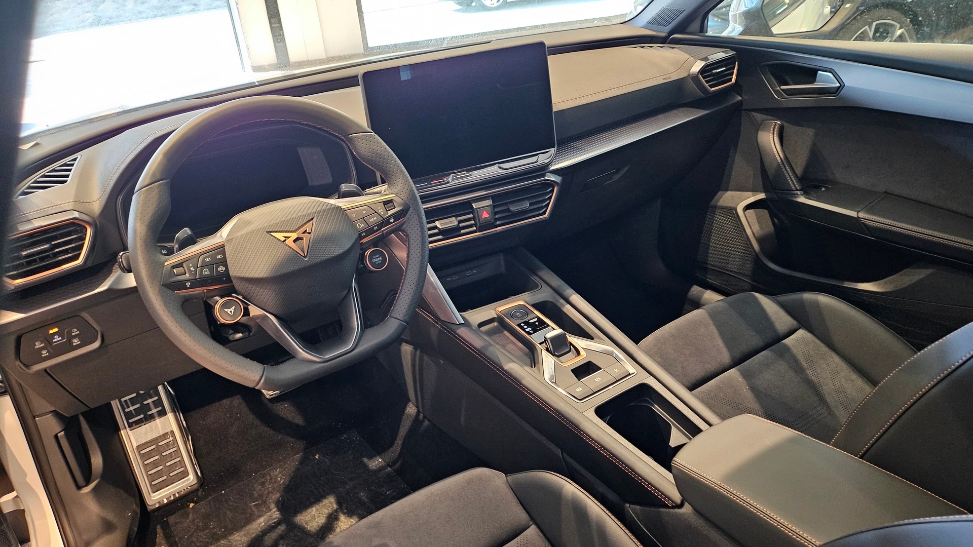 CUPRA LEON ST 2.0 TSI VZ DSG 4Drive-image-23