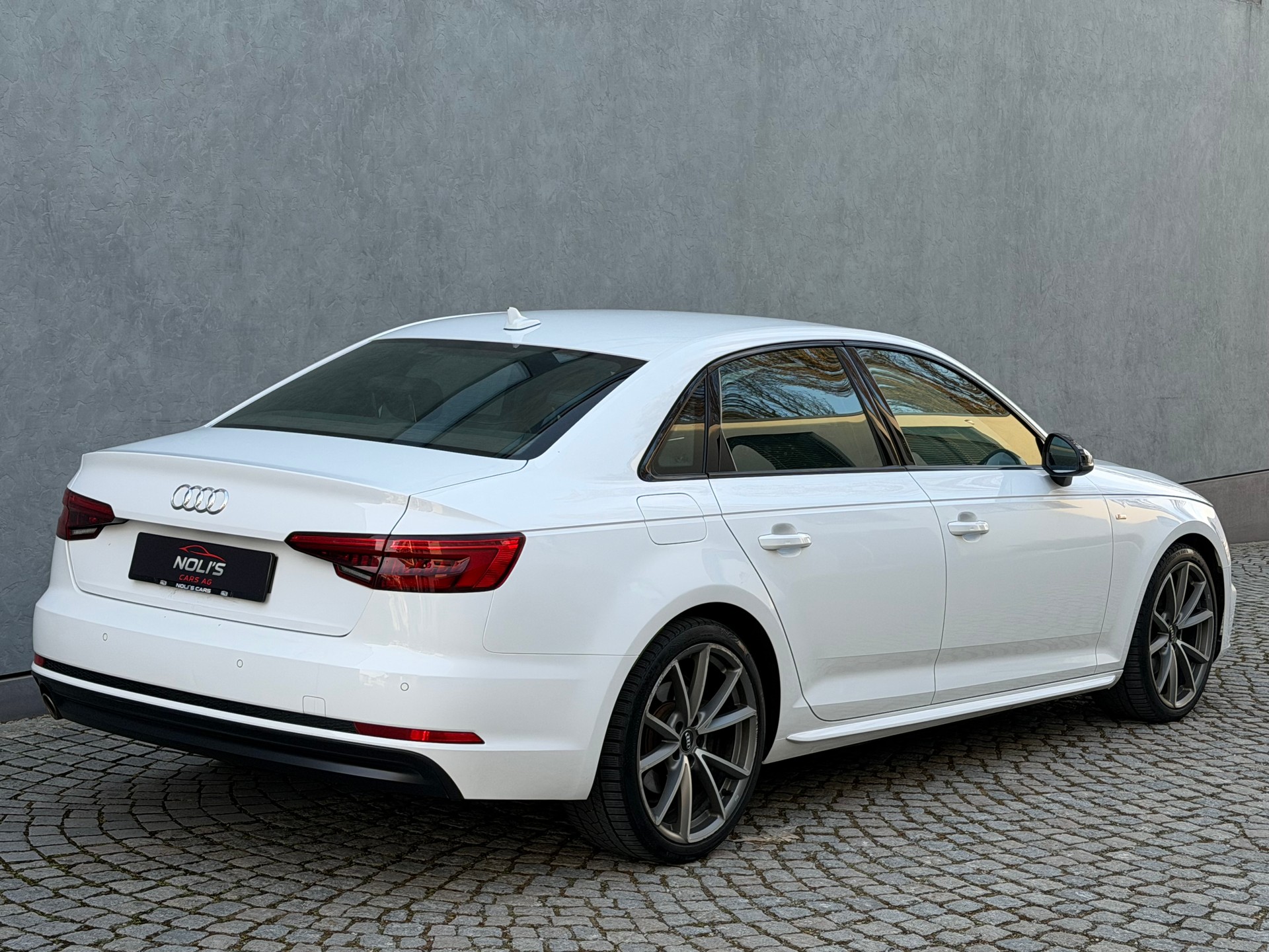 AUDI A4 Limousine 2.0 TDI Sport S-tronic-image-4