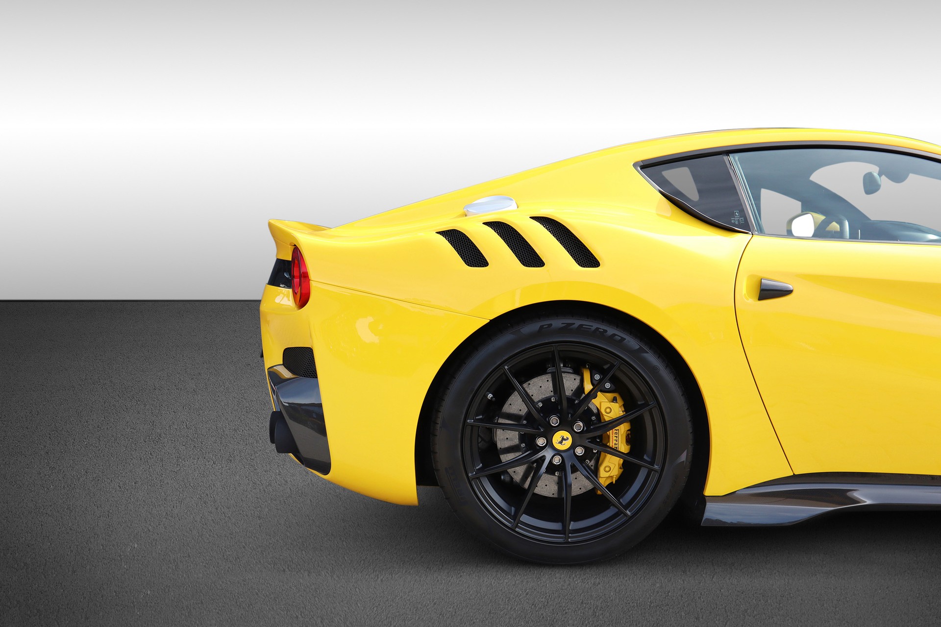 FERRARI F12 TDF-image-10