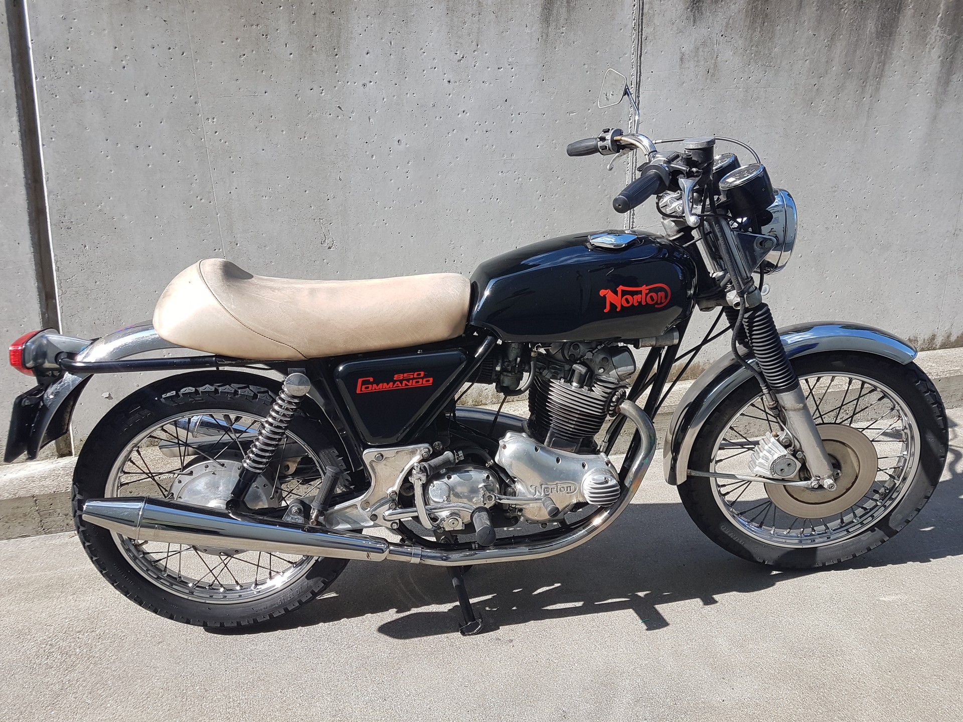 NORTON Commando 850