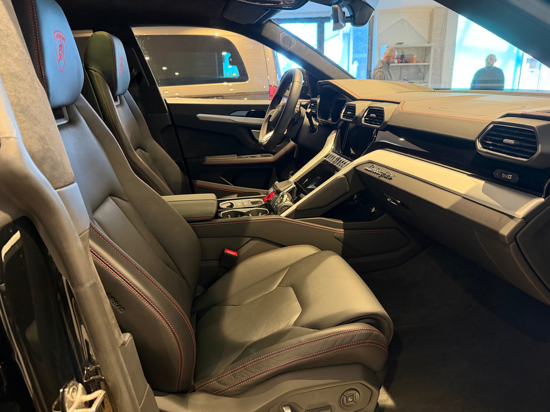 LAMBORGHINI Urus 4.0 E-Gear-image-9