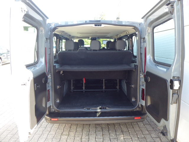 RENAULT Trafic Blue dCi 150 Passenger Business EDC-image-11