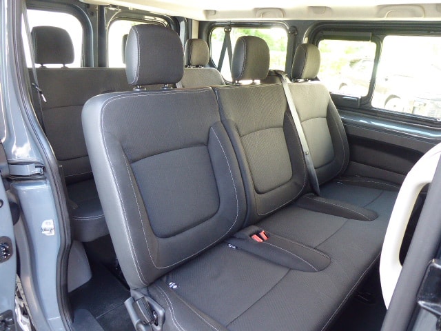 RENAULT Trafic Blue dCi 150 Passenger Business EDC-image-6