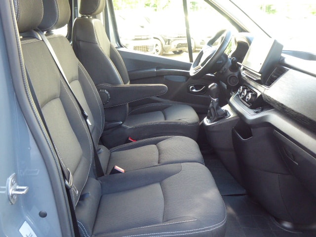 RENAULT Trafic Blue dCi 150 Passenger Business EDC-image-5