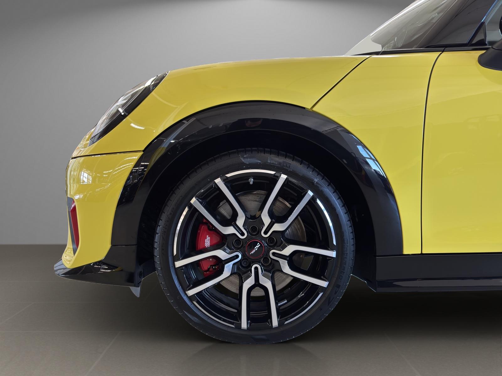MINI Cabrio F67 2.0i John Cooper Works-showroom-element-1