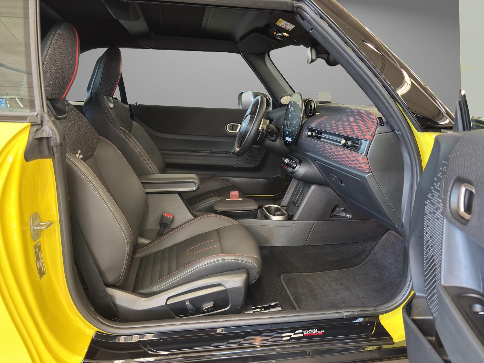 MINI Cabrio F67 2.0i John Cooper Works-image-19