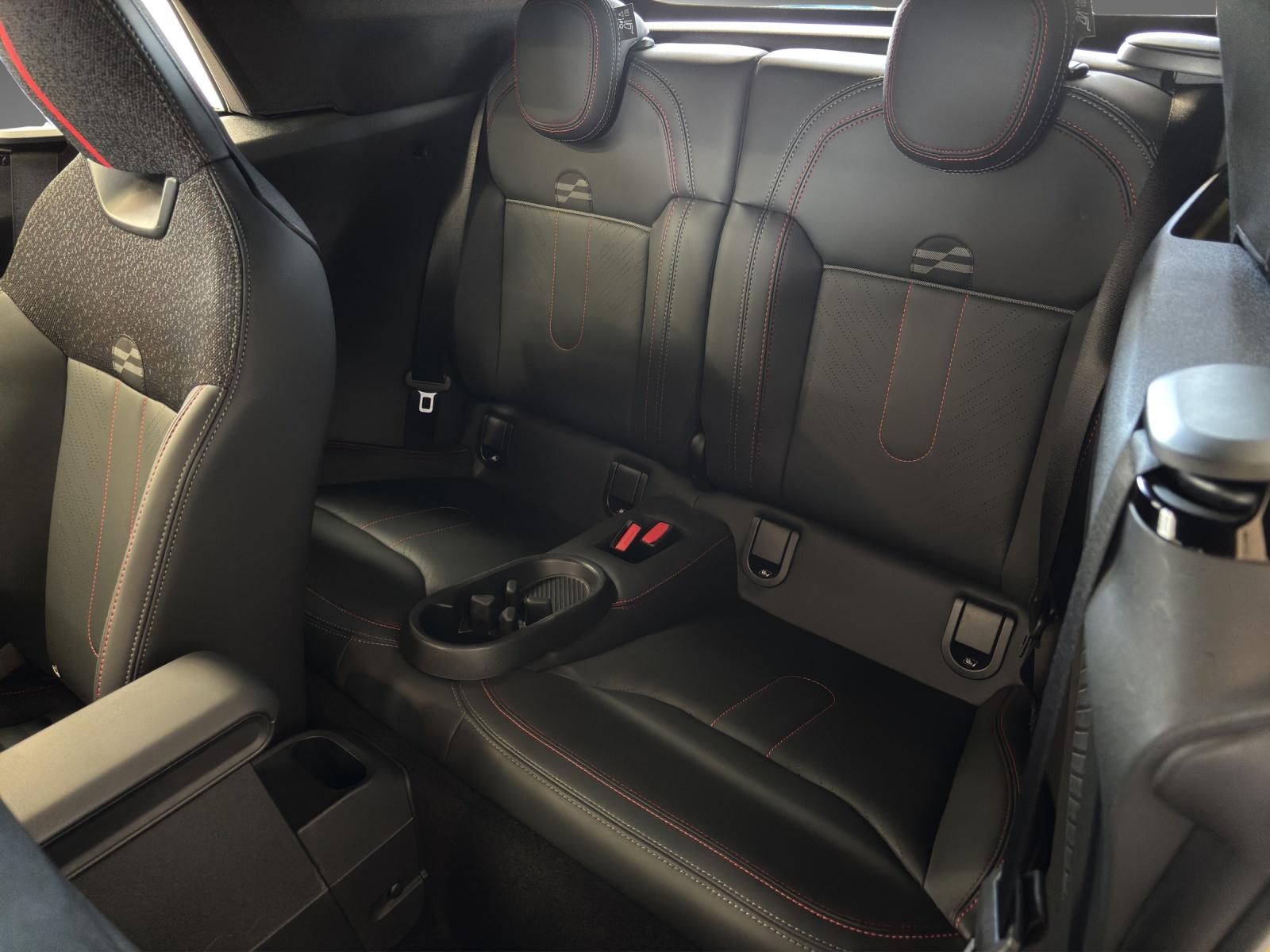 MINI Cabrio F67 2.0i John Cooper Works-image-8