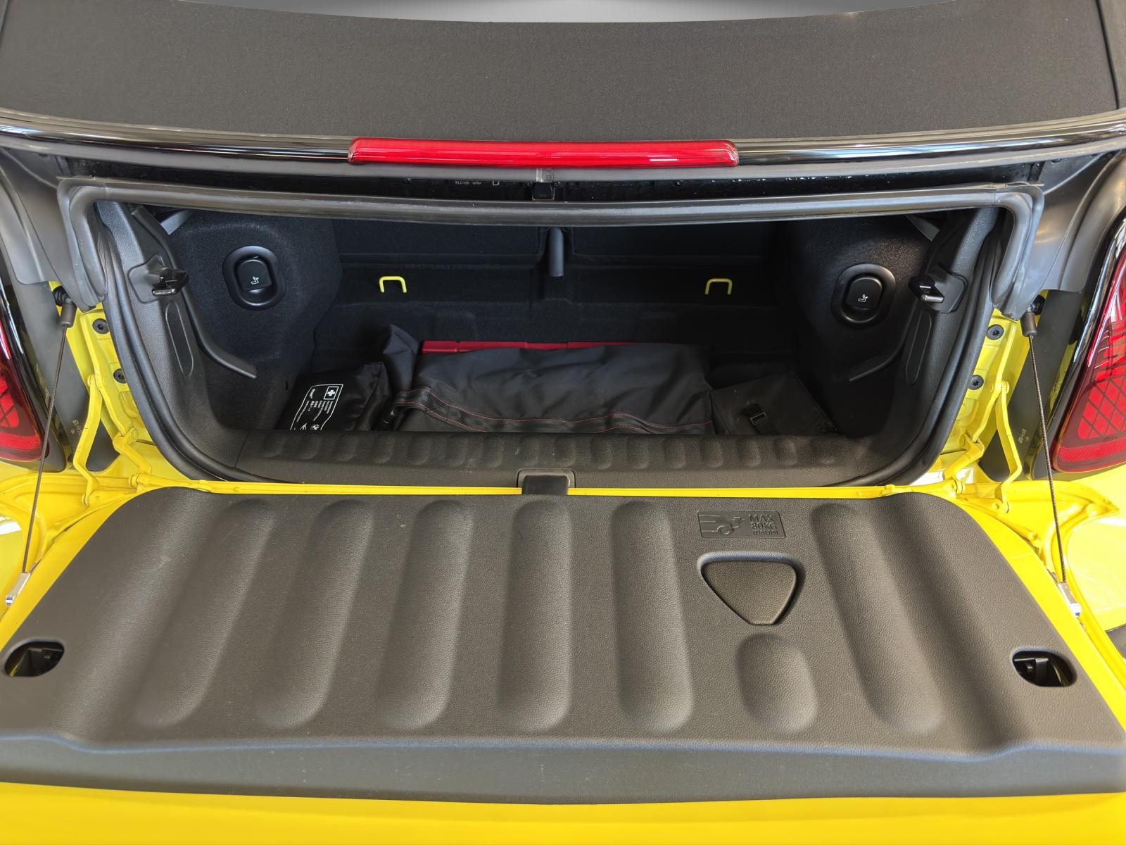 MINI Cabrio F67 2.0i John Cooper Works-image-15
