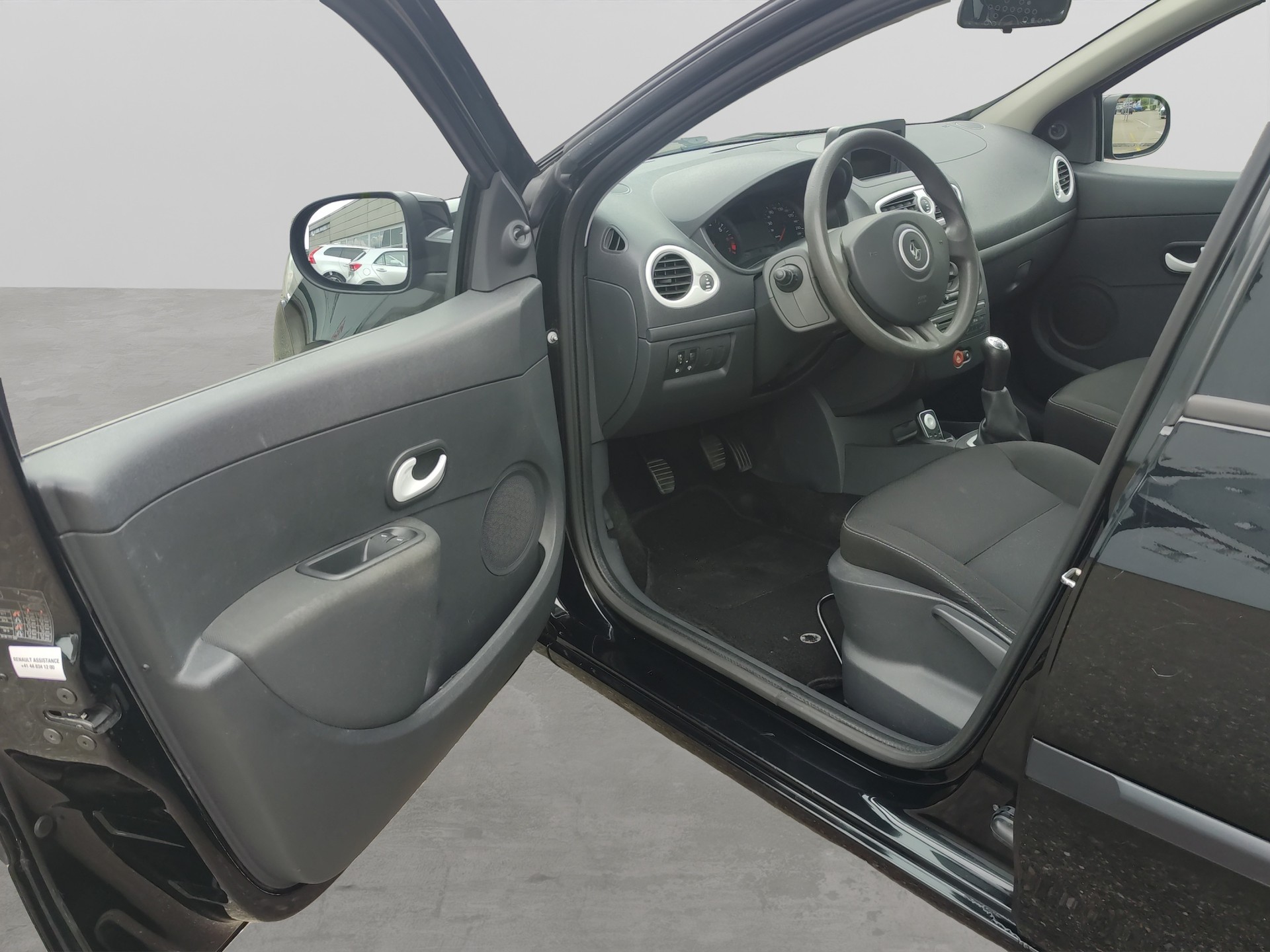 RENAULT Clio Grandtour 1.2 16V Turbo Night&Day-image-12