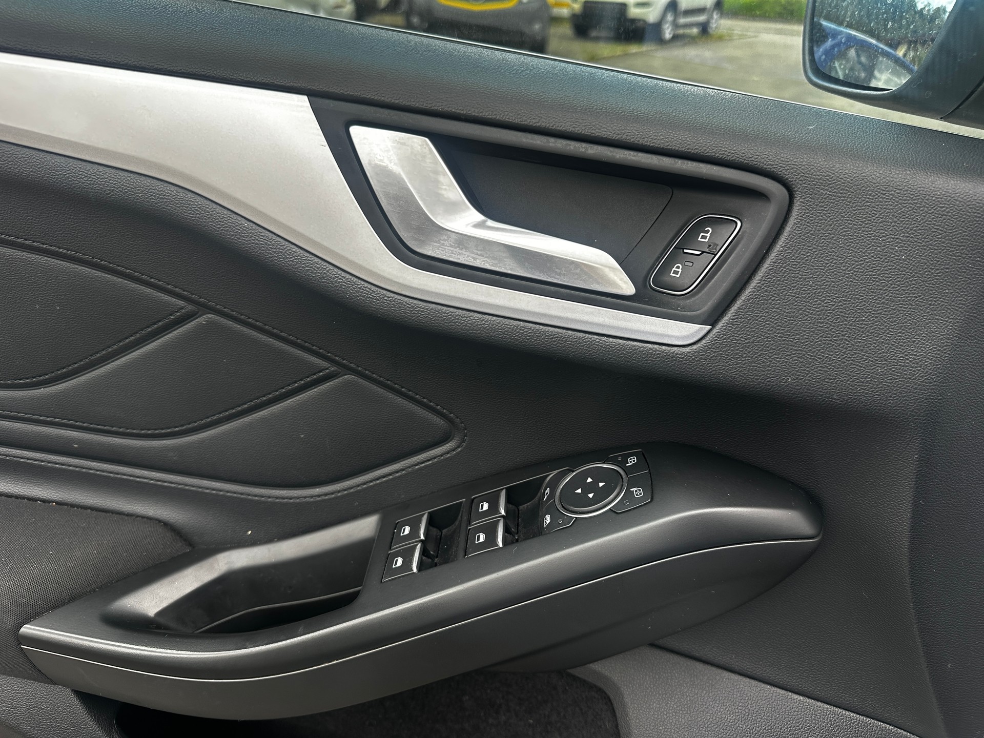 FORD Focus 1.5 TDCi Trend Automatic-image-8