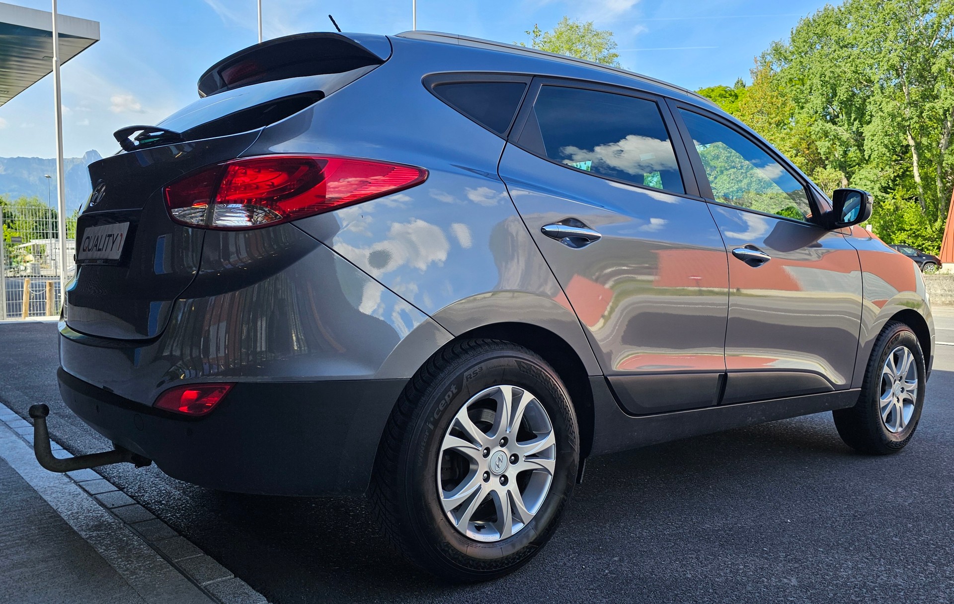 HYUNDAI iX 35 2.0 Premium 4WD Automatic-image-5
