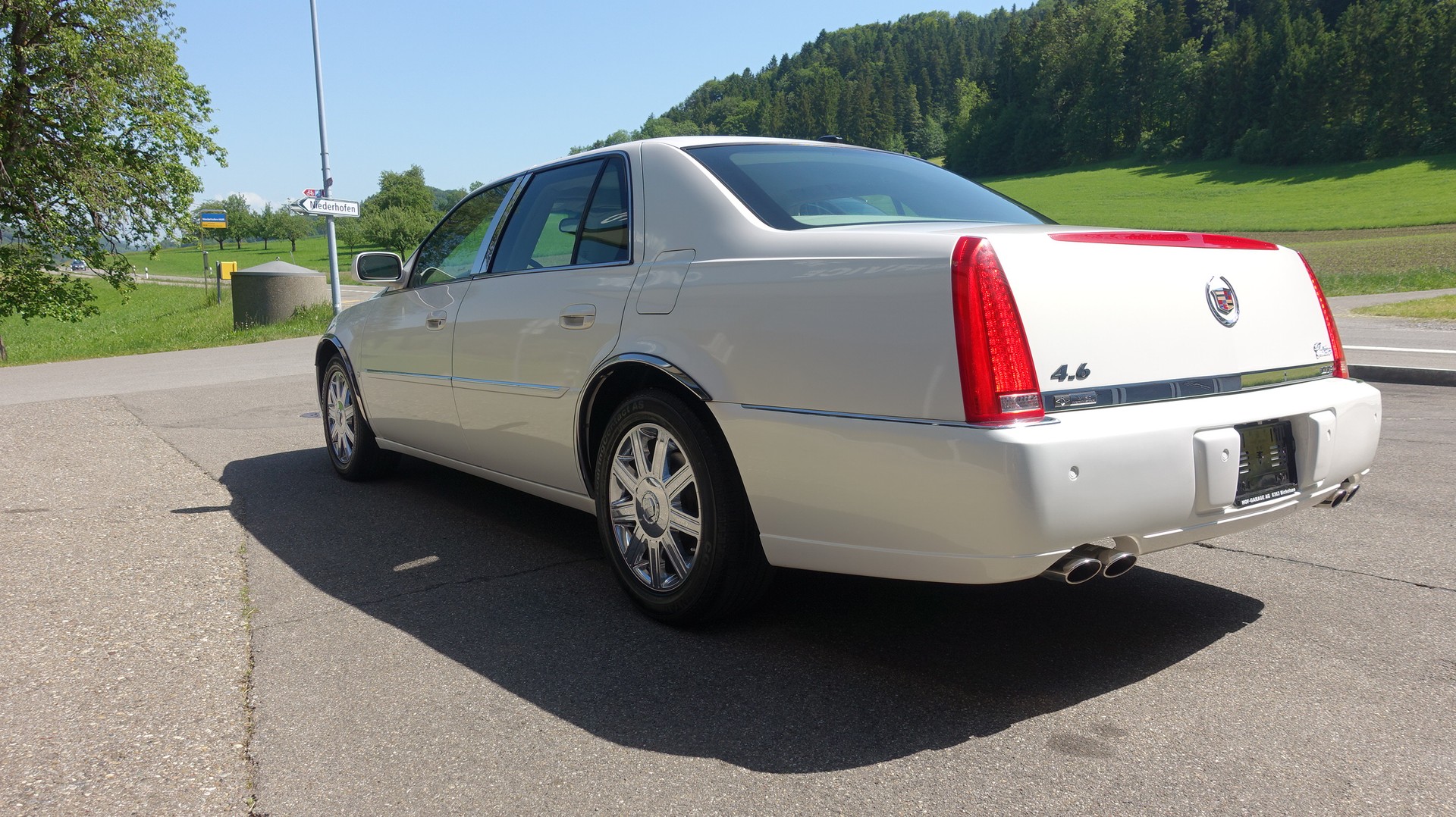 CADILLAC DTS-image-4