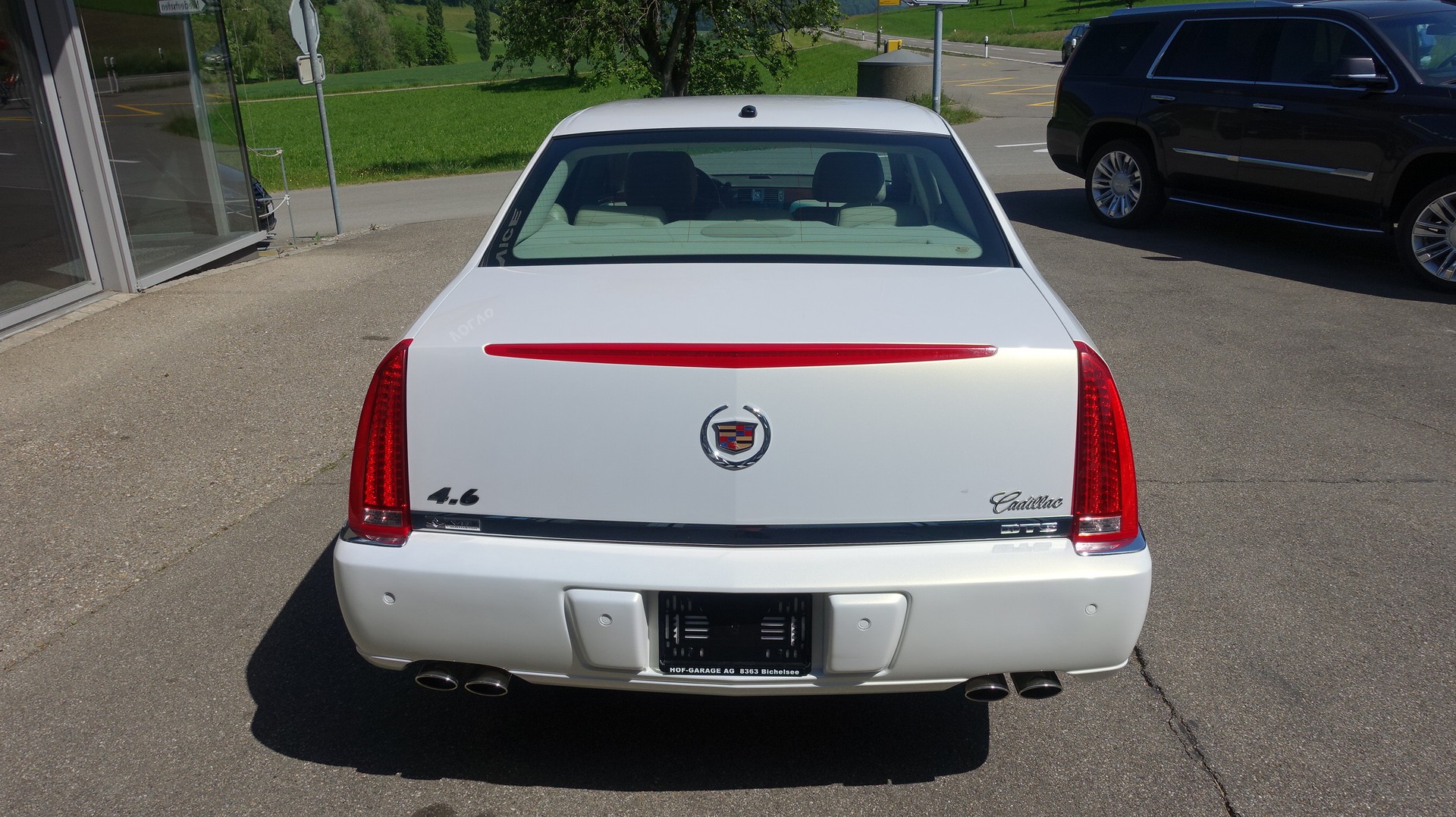 CADILLAC DTS-image-5