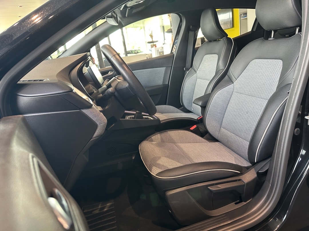 RENAULT Clio 1.0 Techno-image-10