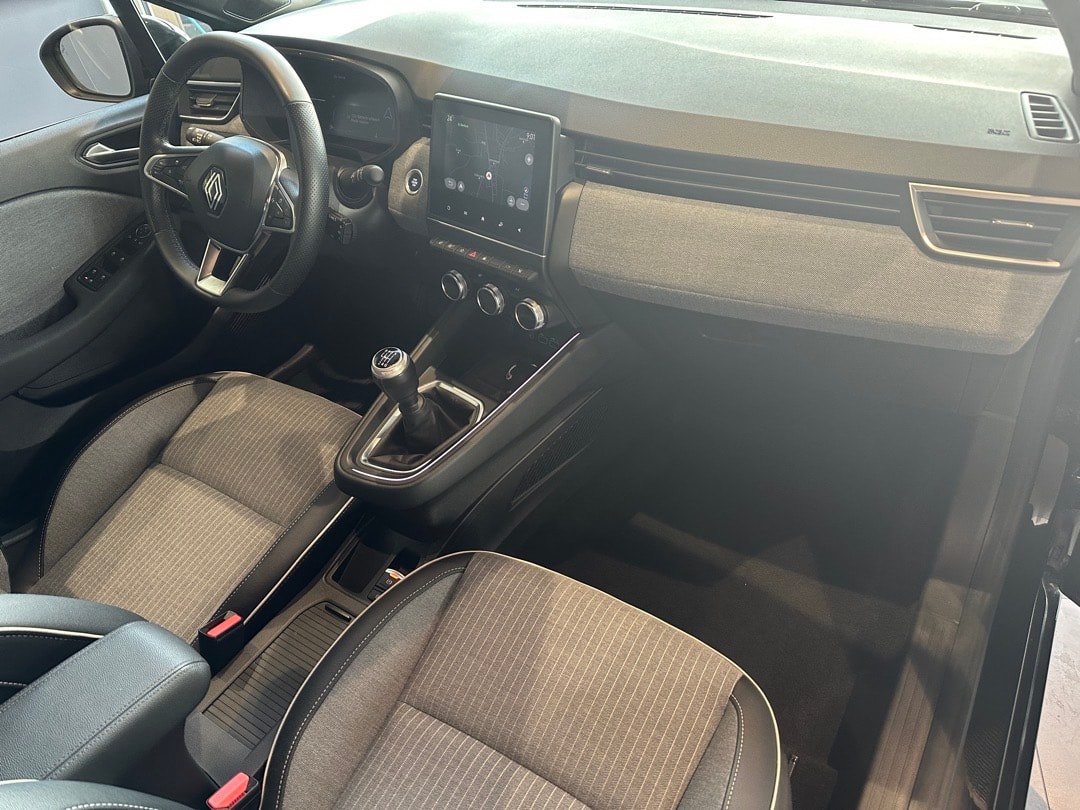 RENAULT Clio 1.0 Techno-image-11
