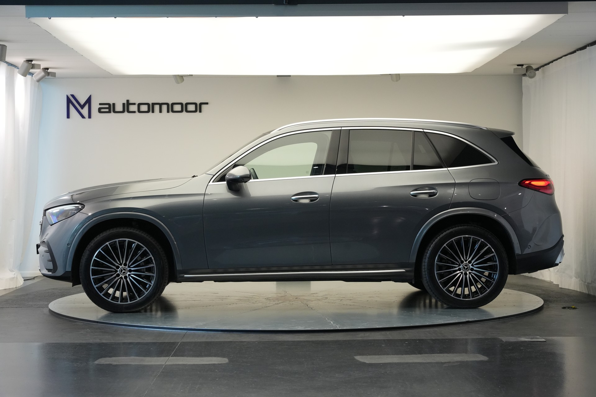 MERCEDES-BENZ GLC 300 e 4Matic 9G-Tronic *CH-Fahrzeug* *AHK*-image-7