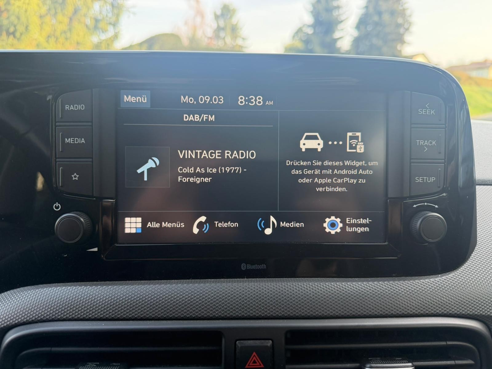 HYUNDAI i10 1.2 Amplia Automat-image-7