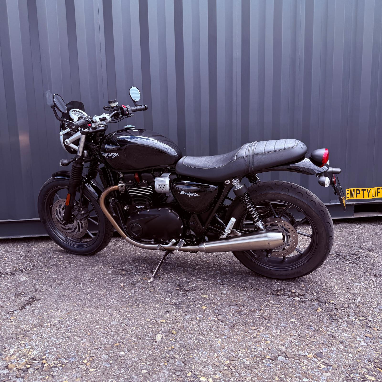 TRIUMPH Street Twin 900 i-image-7