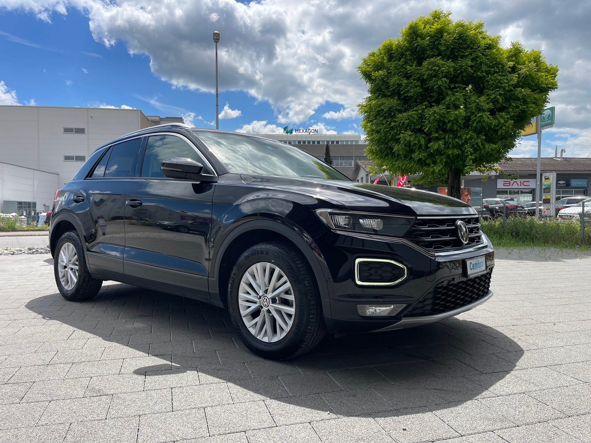 VW T-Roc 1.5 TSI EVO Sport DSG 4Motion-image-2