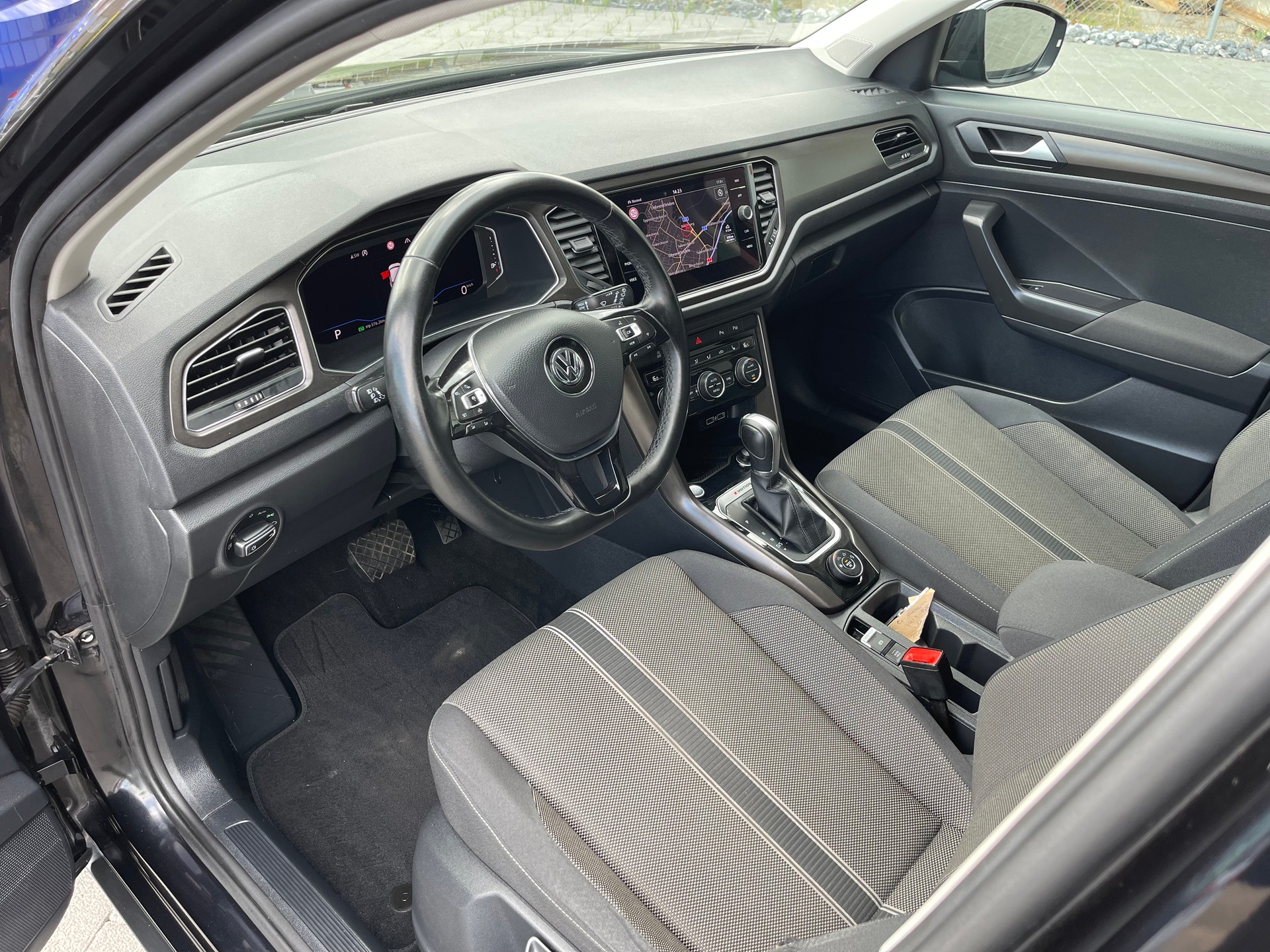 VW T-Roc 1.5 TSI EVO Sport DSG 4Motion-image-13