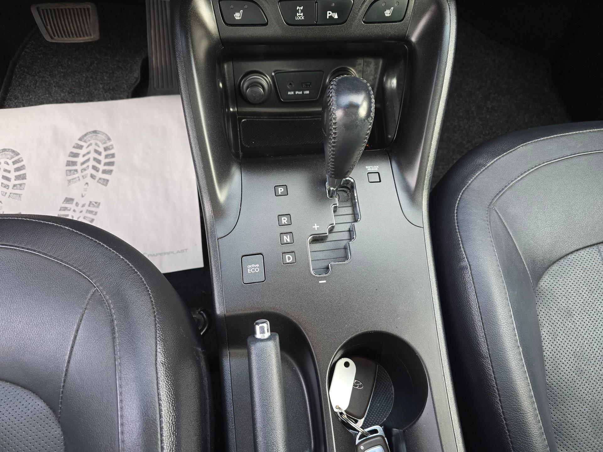 HYUNDAI iX 35 2.0 CRDi Premium 4WD Automatic-image-18