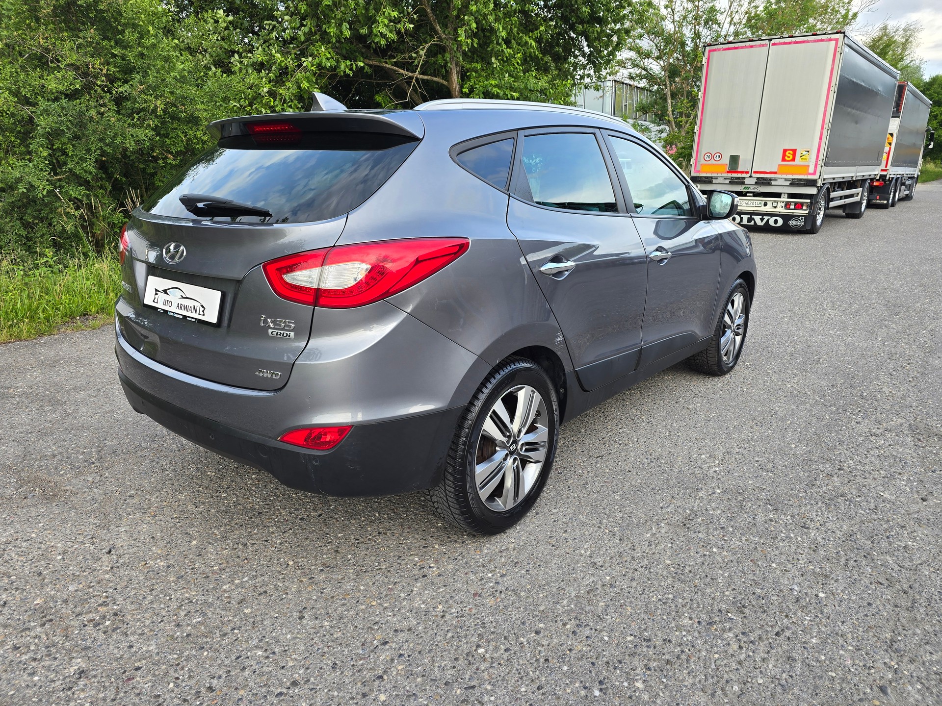 HYUNDAI iX 35 2.0 CRDi Premium 4WD Automatic-image-5