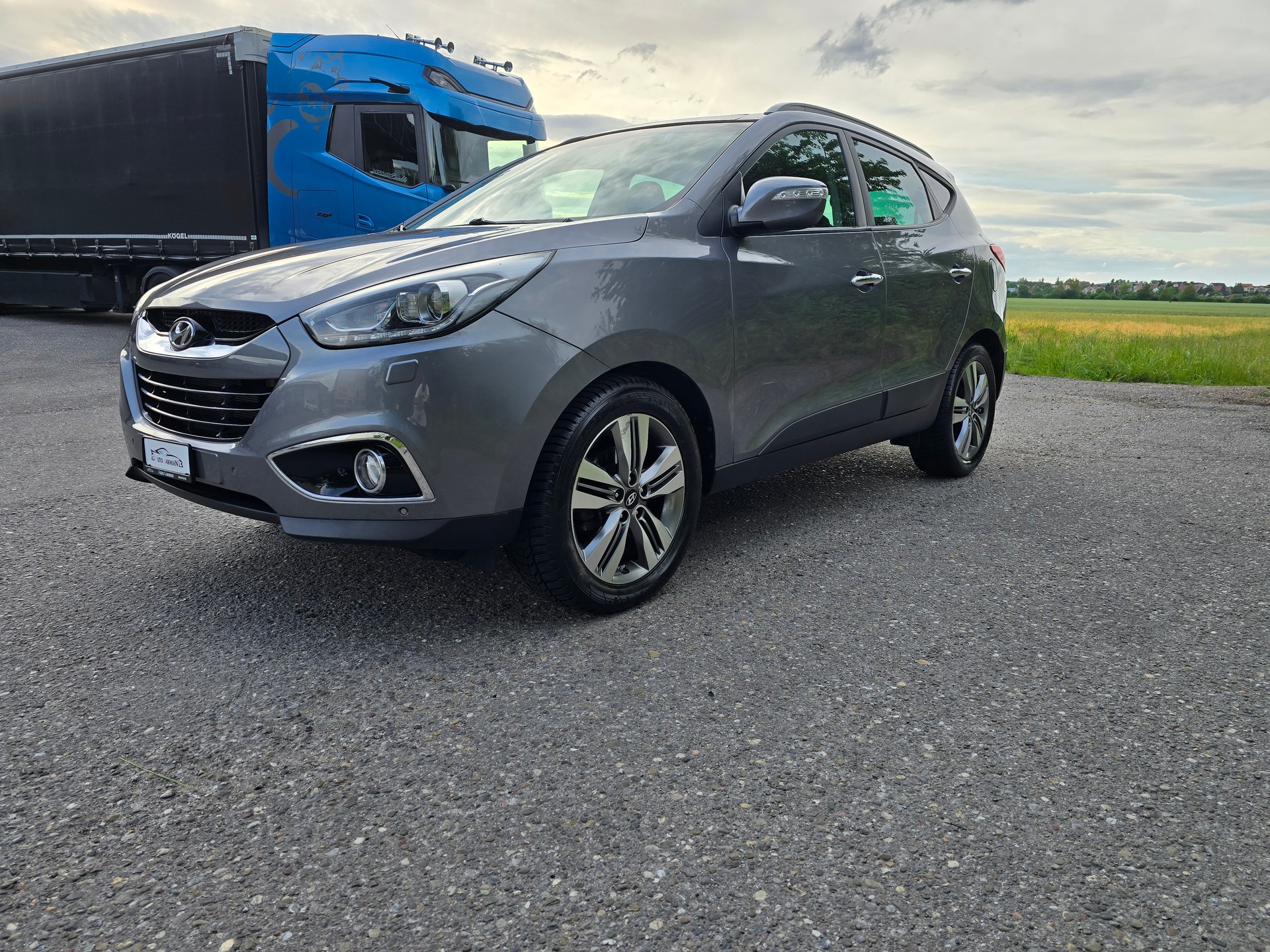 HYUNDAI iX 35 2.0 CRDi Premium 4WD Automatic-showroom-element-3