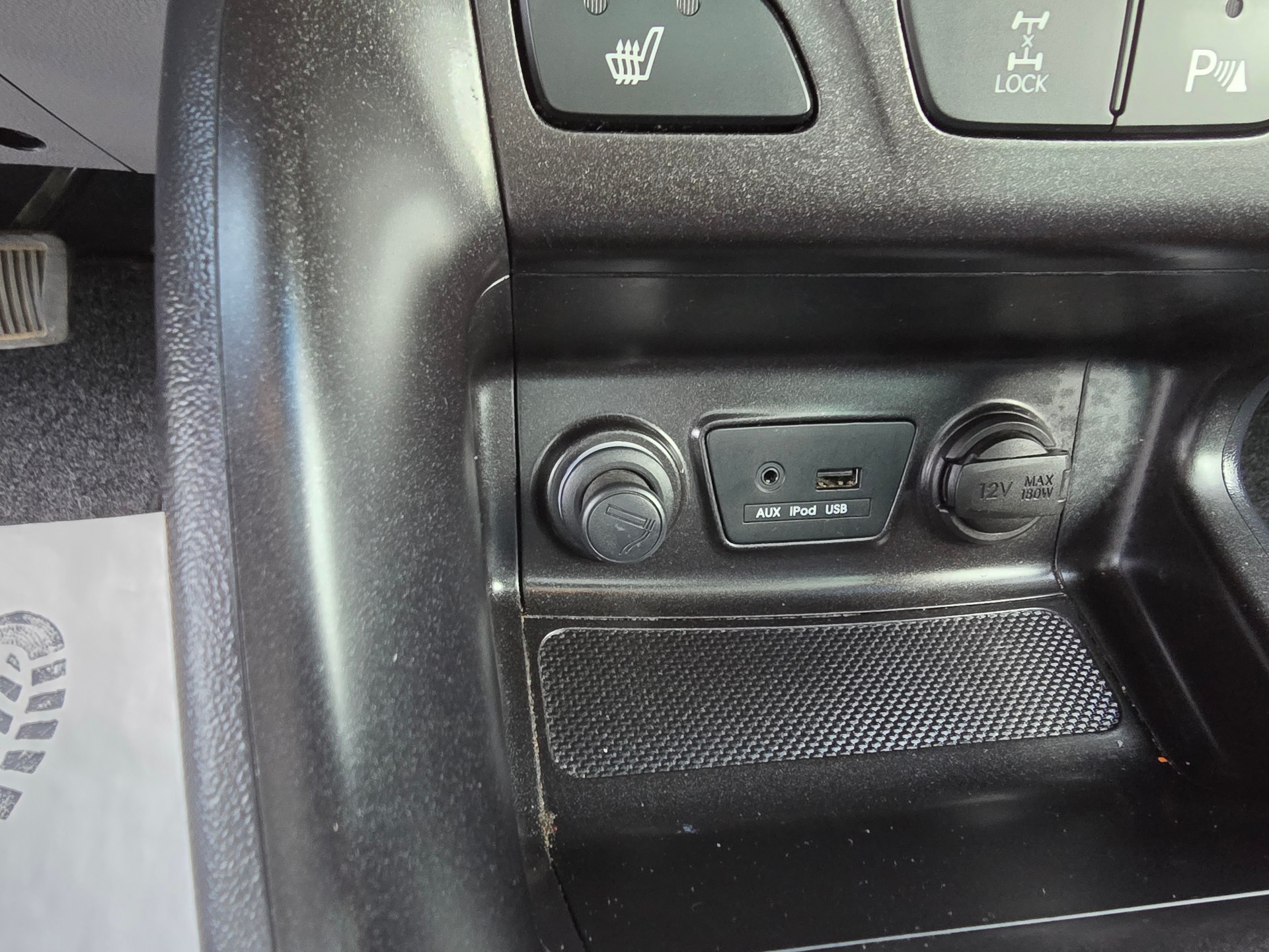 HYUNDAI iX 35 2.0 CRDi Premium 4WD Automatic-image-19