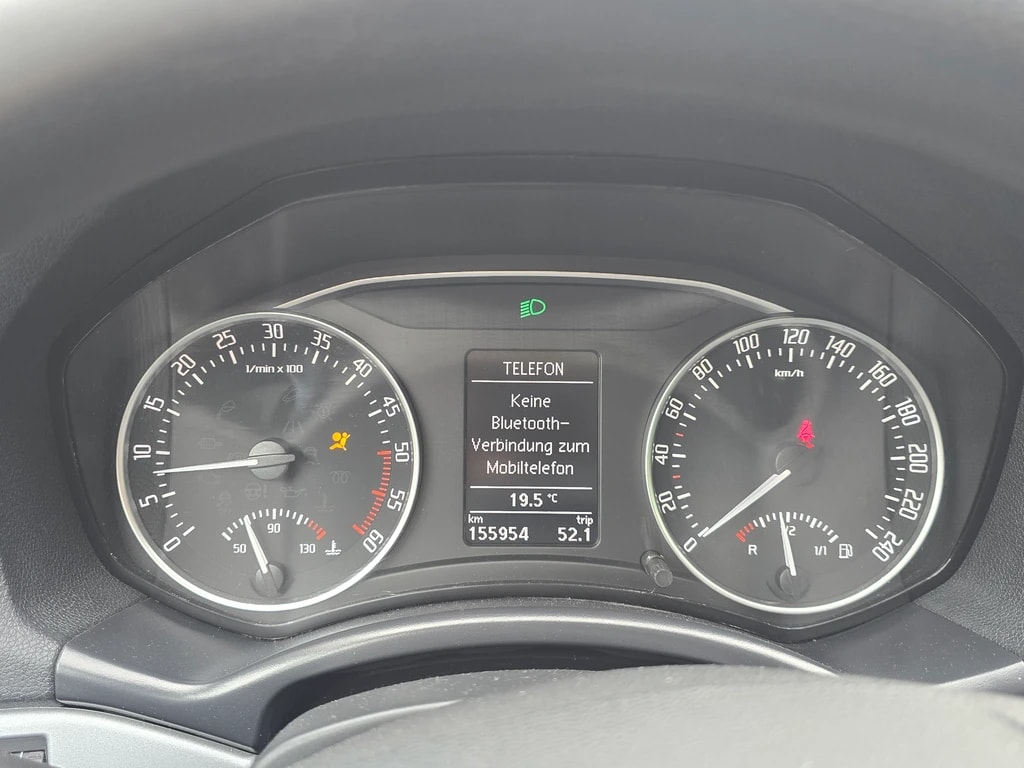 SKODA Octavia Combi 1.6 TDI Ambition 4x4-image-10