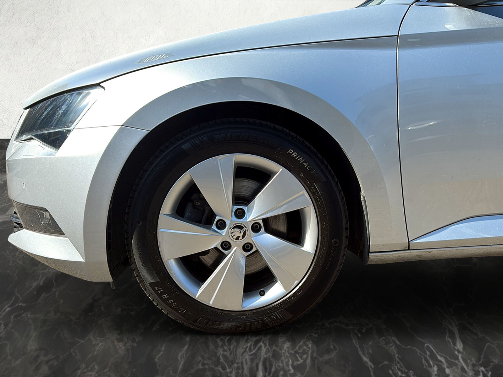 SKODA Superb Combi 2.0 TDi Ambition 4x4 DSG-image-8