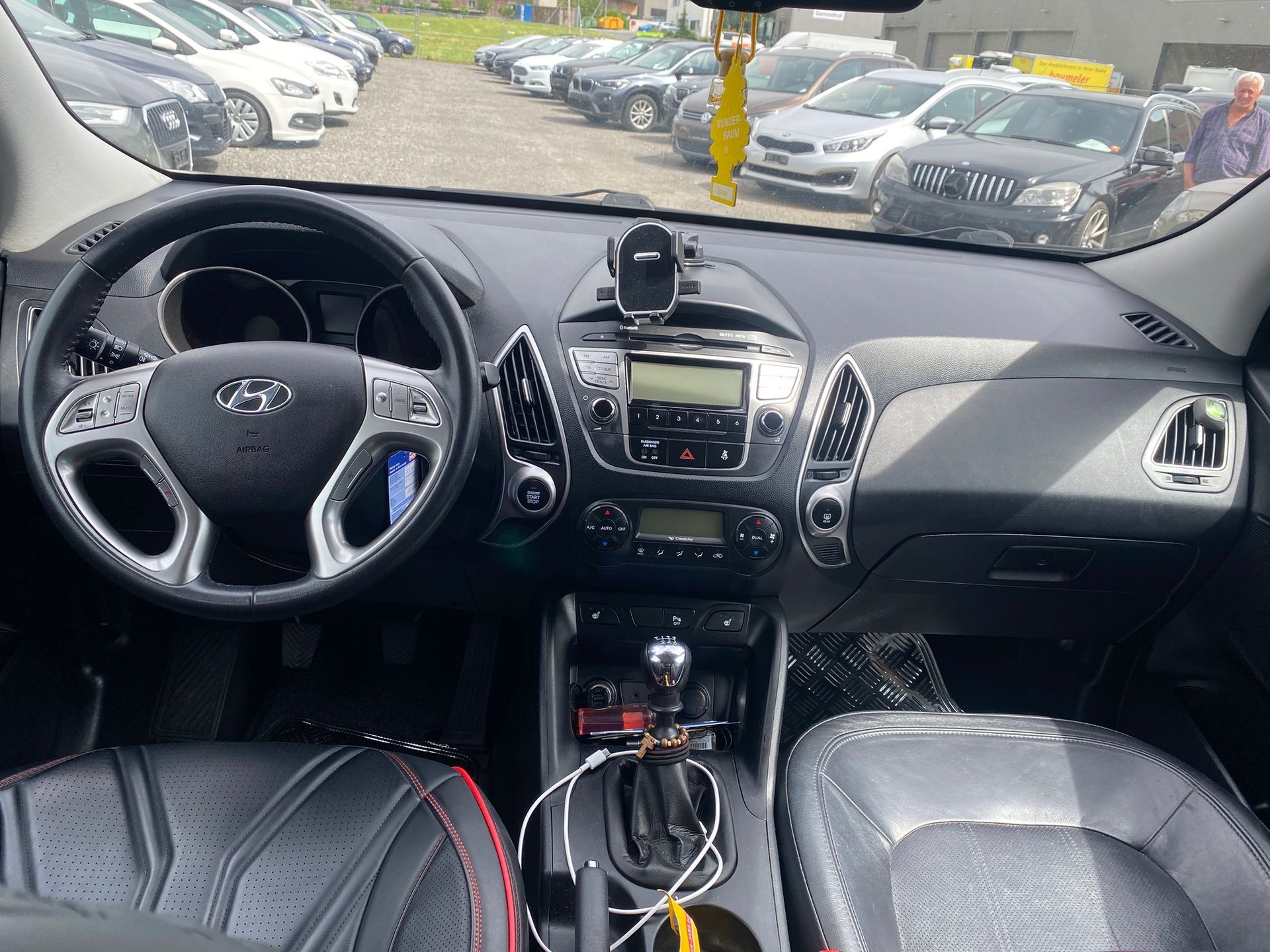 HYUNDAI iX 35 2.0 CRDi Premium 4WD-image-12