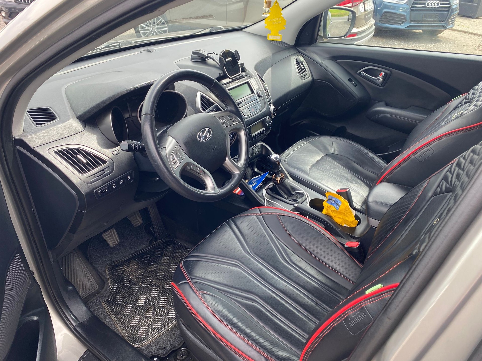 HYUNDAI iX 35 2.0 CRDi Premium 4WD-image-11