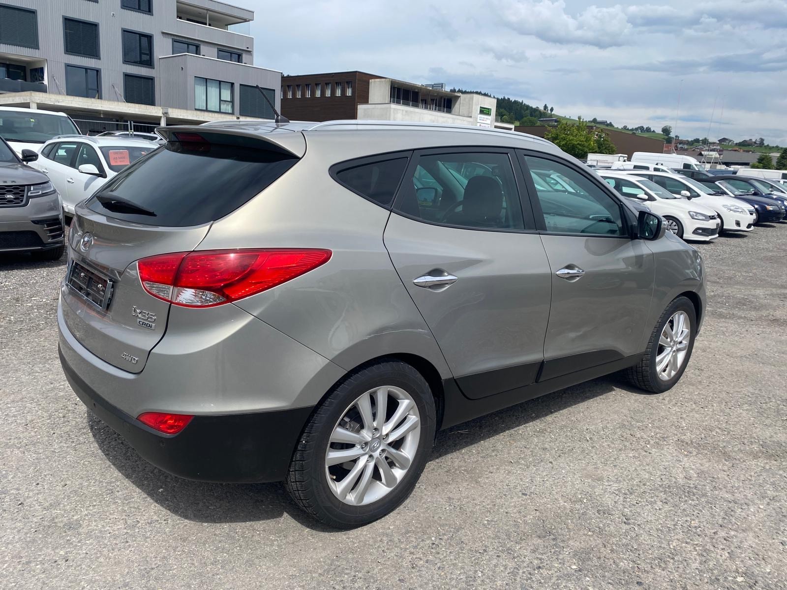 HYUNDAI iX 35 2.0 CRDi Premium 4WD-image-3