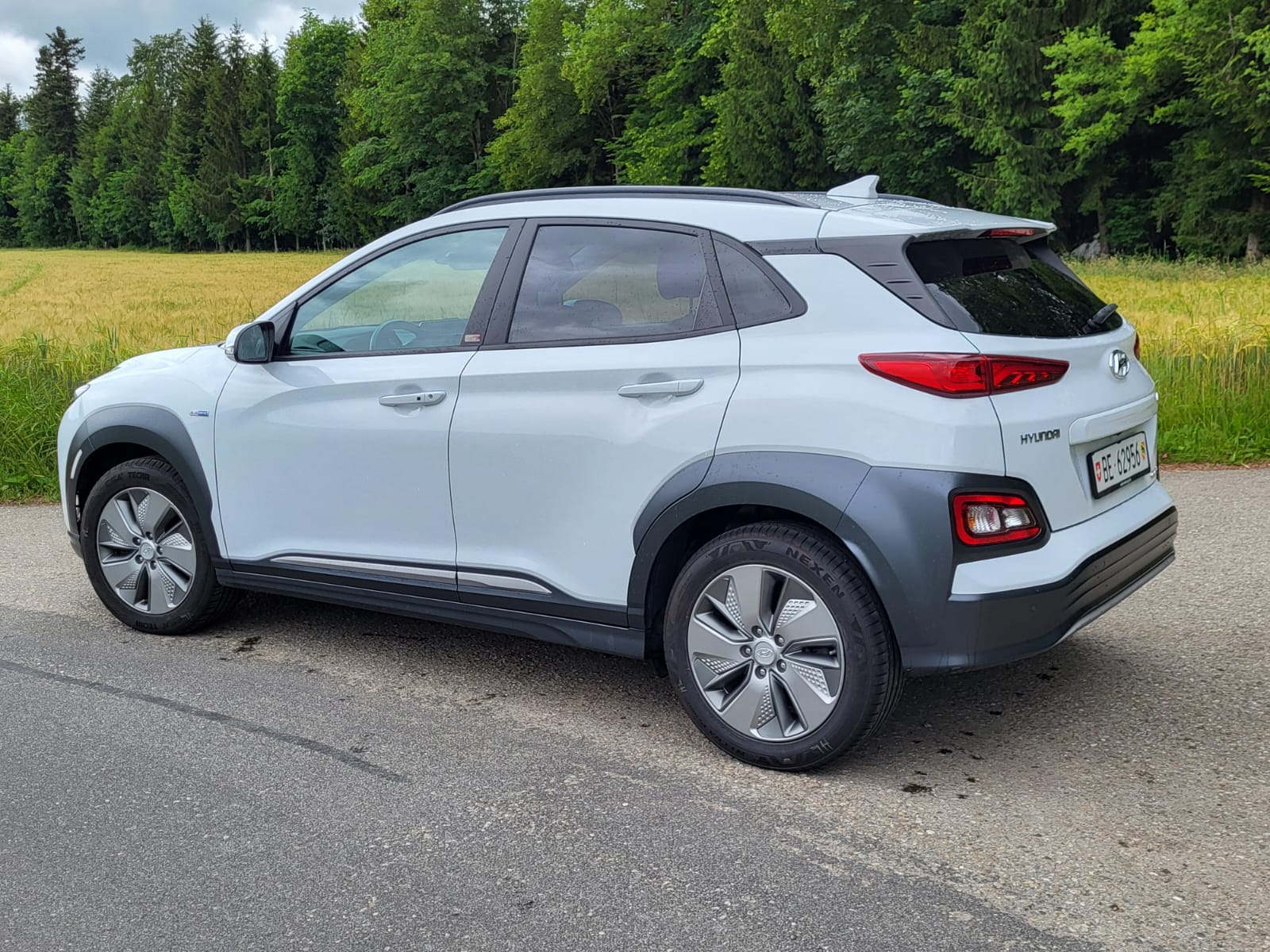 HYUNDAI Kona EV Origo-showroom-element-1