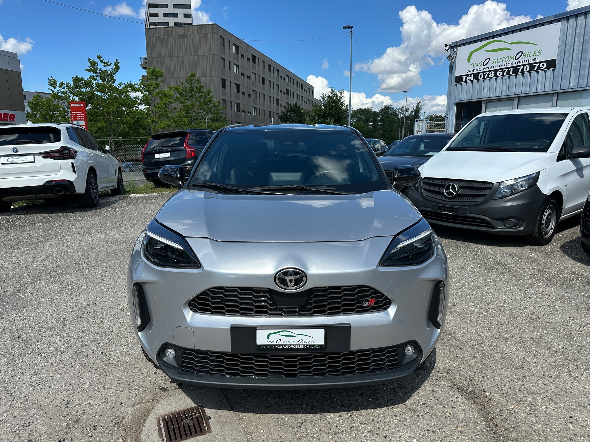 TOYOTA Yaris Cross 1.5 GR Sport e-CVT-showroom-element-1