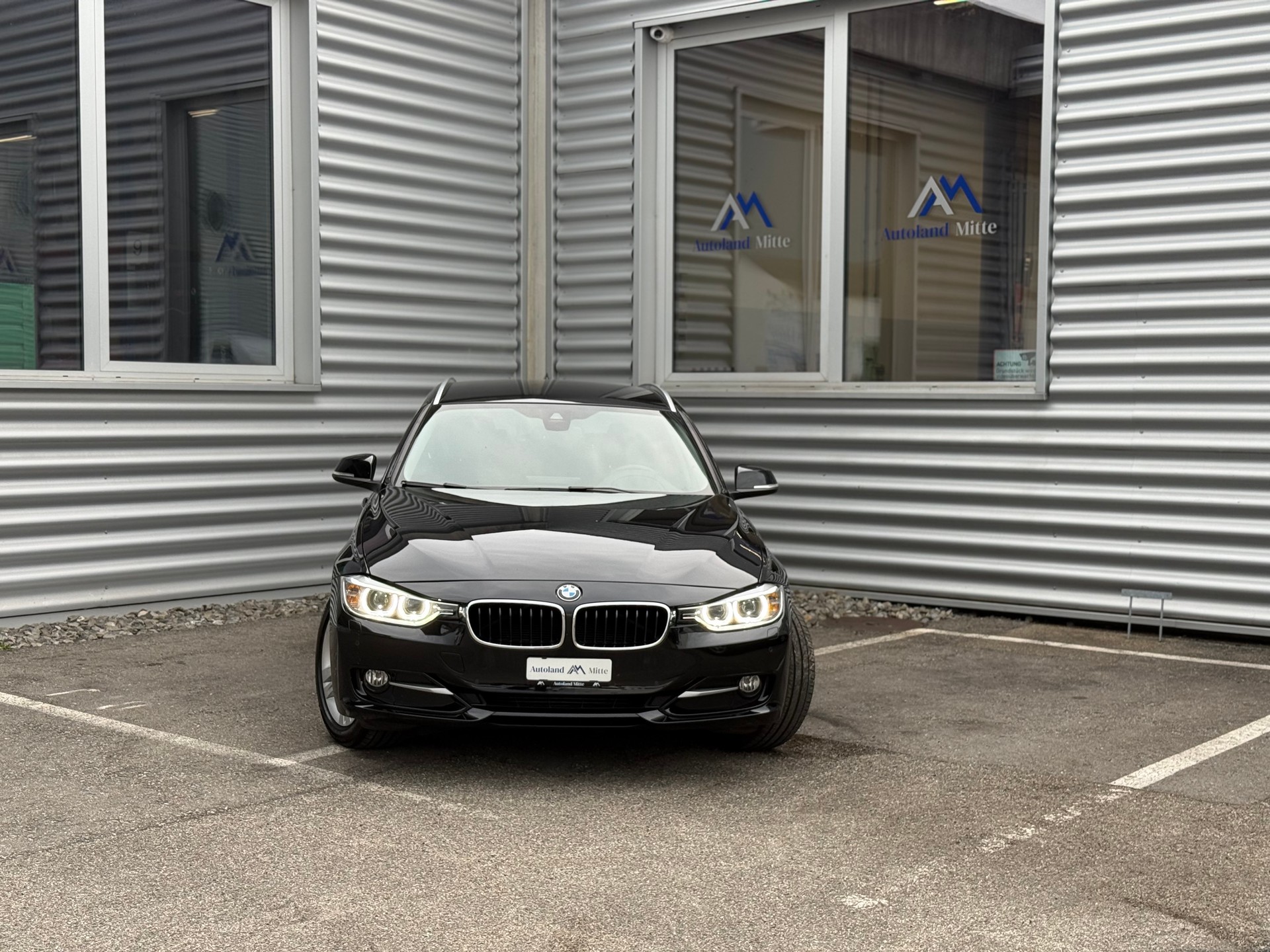 BMW 320d xDrive Touring Sport Line