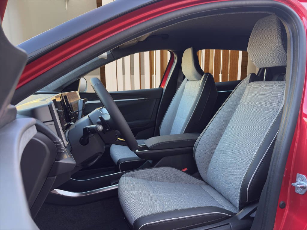 MITSUBISHI Eclipse Cross BEV Intense+-image-8