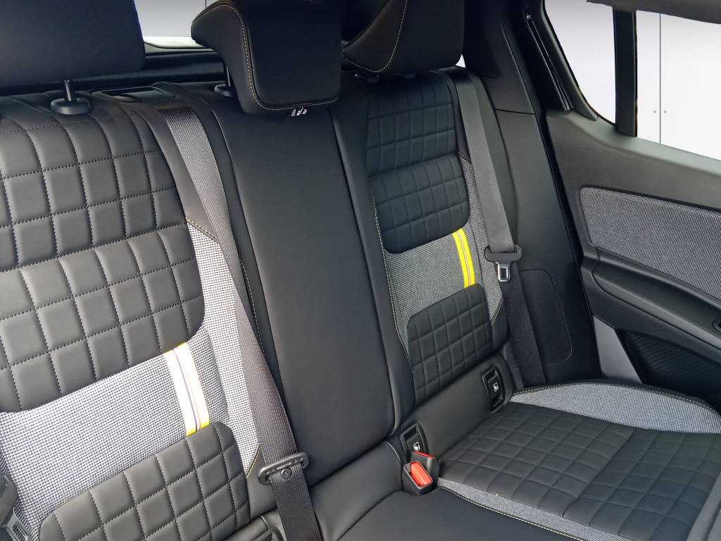 RENAULT R4 E-Tech Comfort Range iconic-image-14