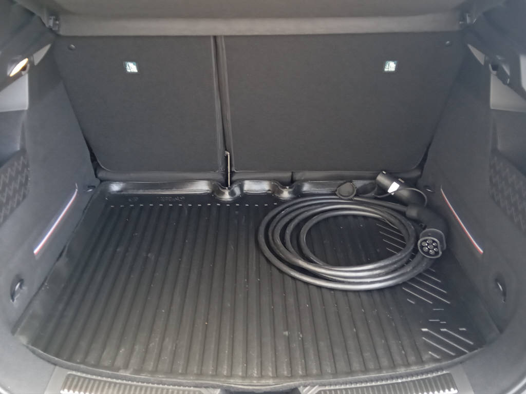 RENAULT R4 E-Tech Comfort Range iconic-image-6
