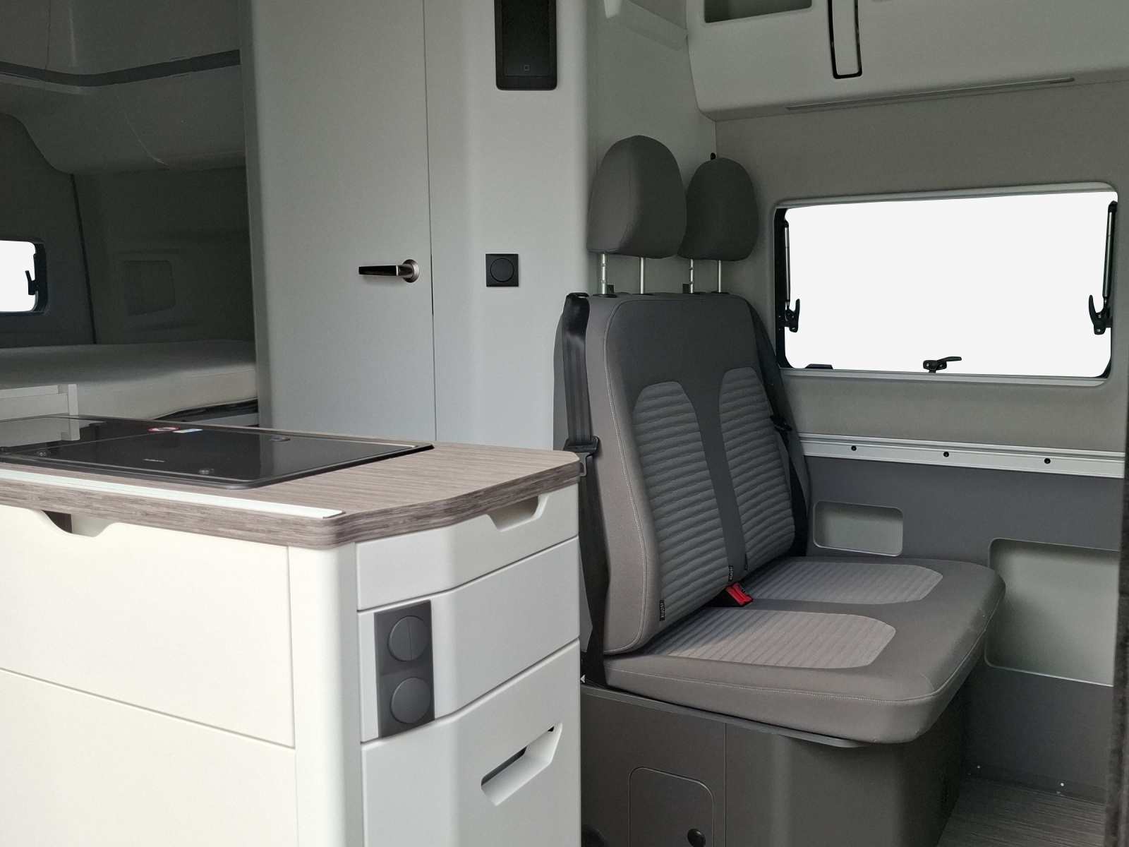 VW Grand California 600 2.0 BI-TDI-image-11