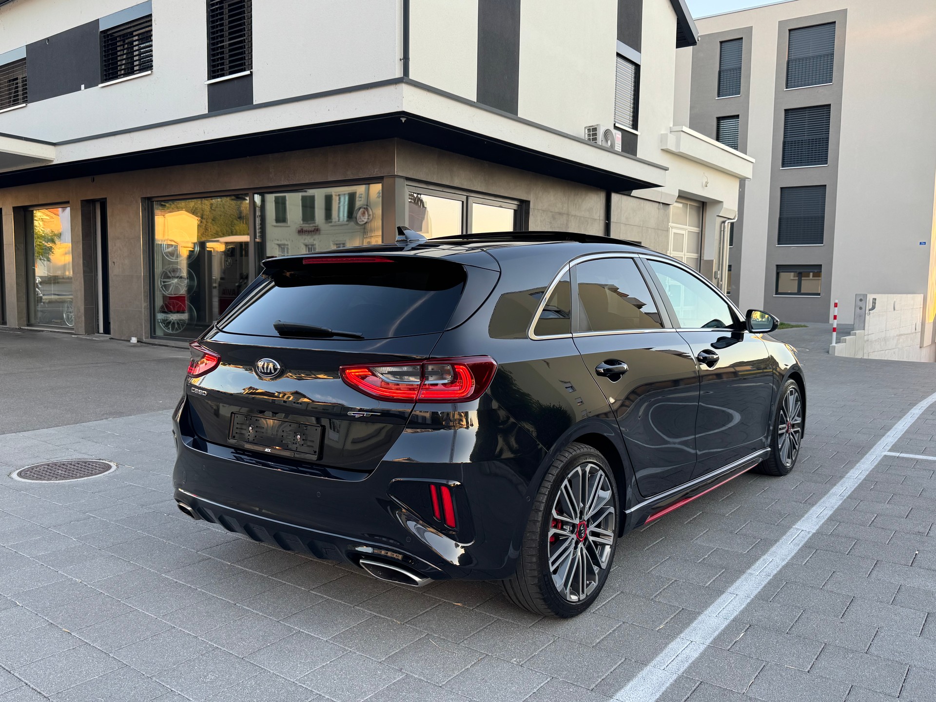 KIA Ceed 1.6 T-GDi GT DCT-image-4