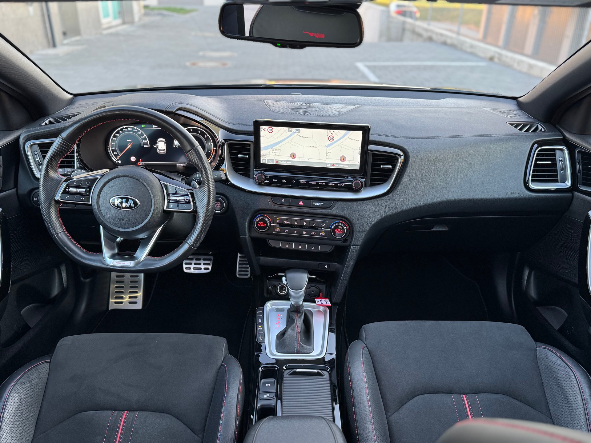 KIA Ceed 1.6 T-GDi GT DCT-image-9
