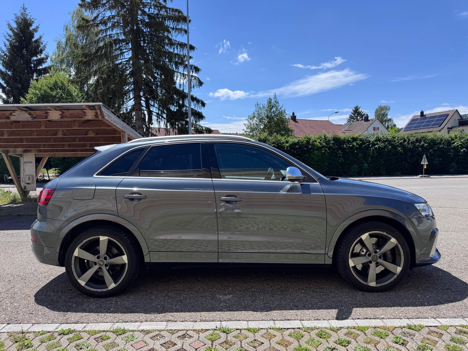 AUDI RS Q3 2.5 TFSI quattro S-tronic-image-2