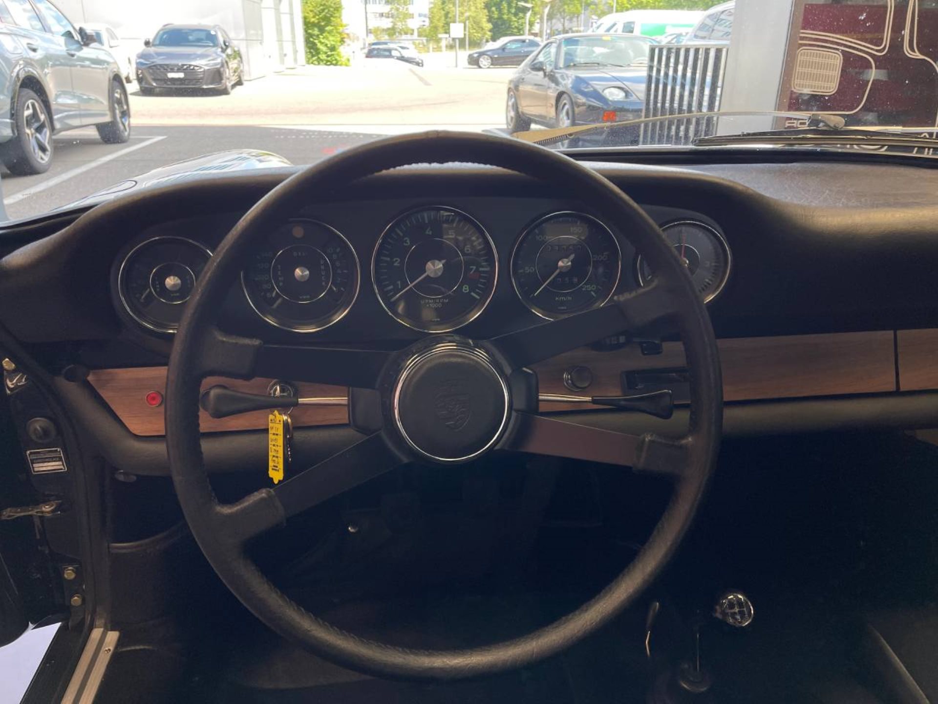 PORSCHE 911 2.0 Coupé-showroom-element-3