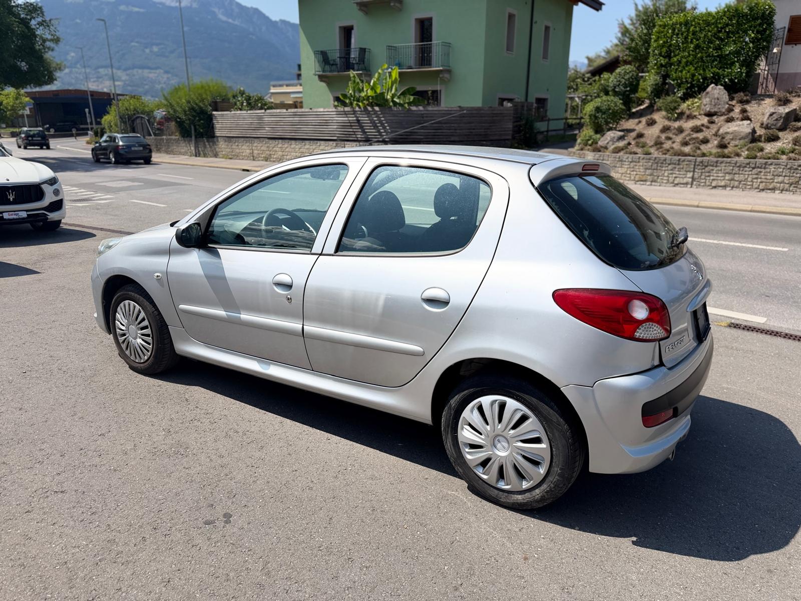 PEUGEOT 206+ 1.4 Trendy-image-5