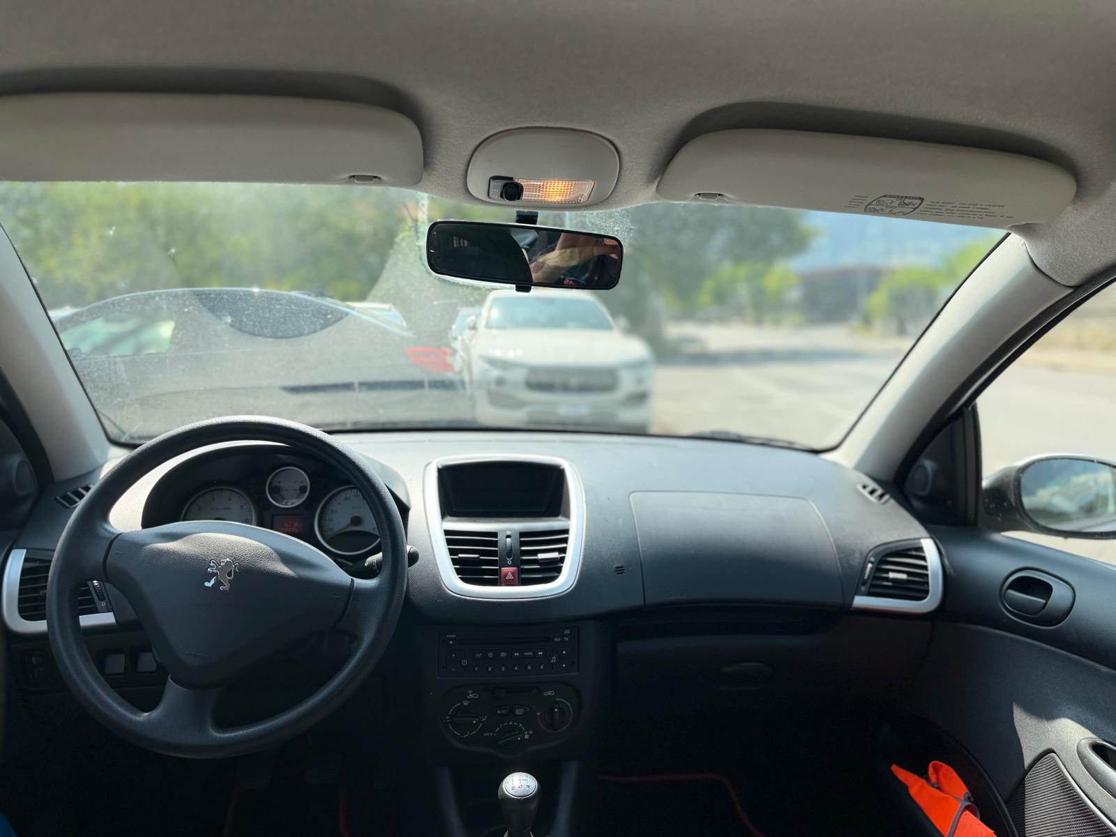 PEUGEOT 206+ 1.4 Trendy-image-9