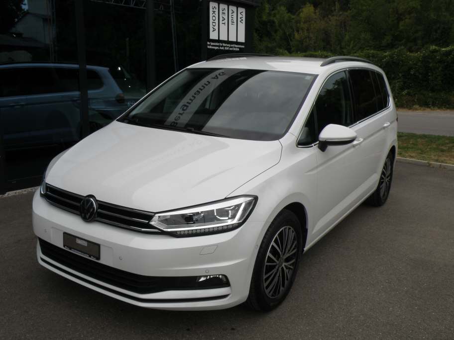 VW Touran 1.5 TSI Comfortline DSG-showroom-element-1